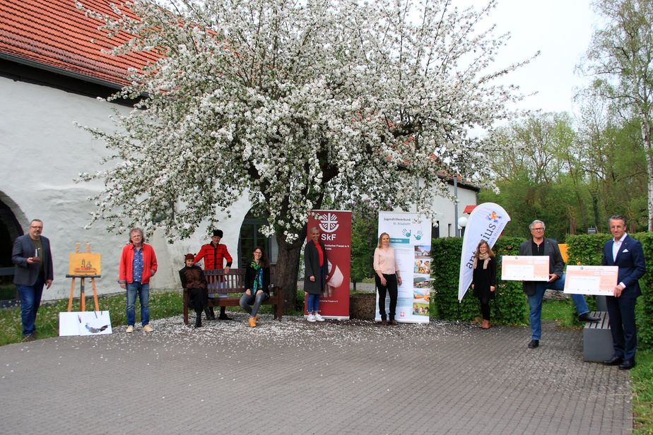 Rotarier spenden für Kinder und Künstler 